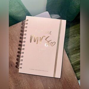 Miss to Mrs wedding planner / rose gold and pink